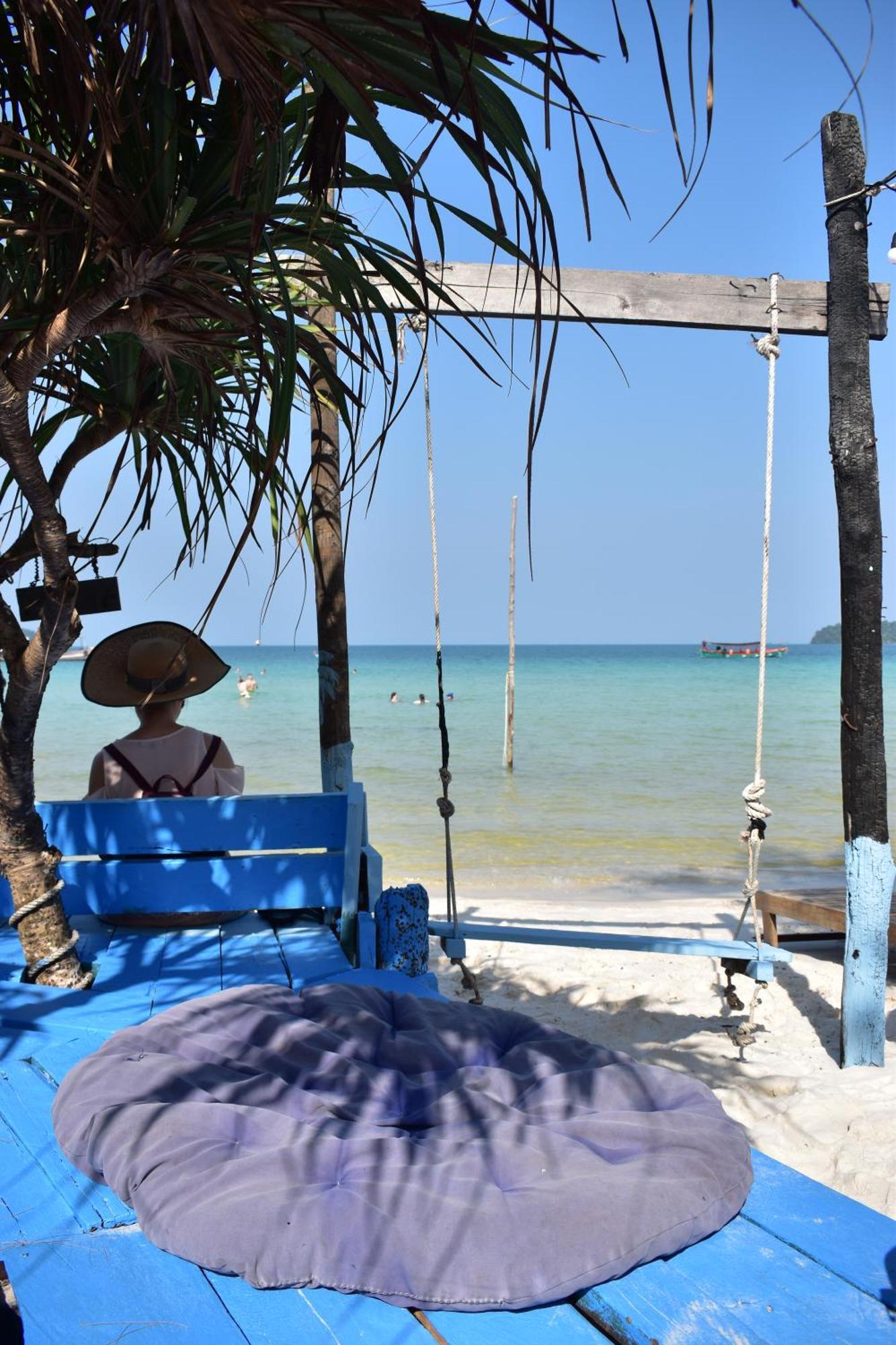Хостел The Big Easy Koh Rong Samloem Ронгсанлем Экстерьер фото